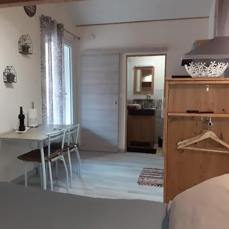 Independant Dans 別荘 Neffies