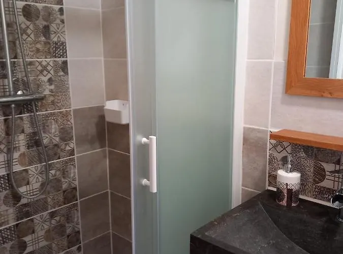 Independant Dans 펜션 Neffies